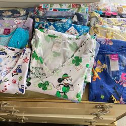 Women’s uniform scrub tops size large