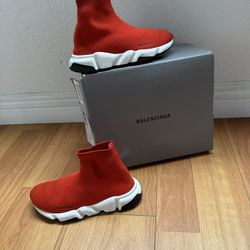 BALENCIAGA