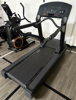 Life Fitness Commercial Treadmill $1500