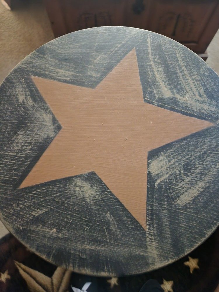 2 Country Star Stools