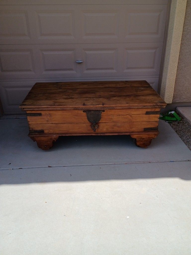 Rolling Chest