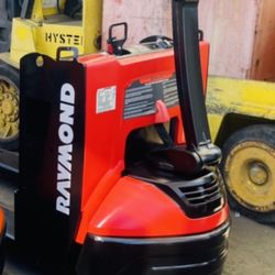 Raymond PALLET JACK 4500 Lbs Like New !