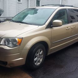 2010 Chrysler Town & Country