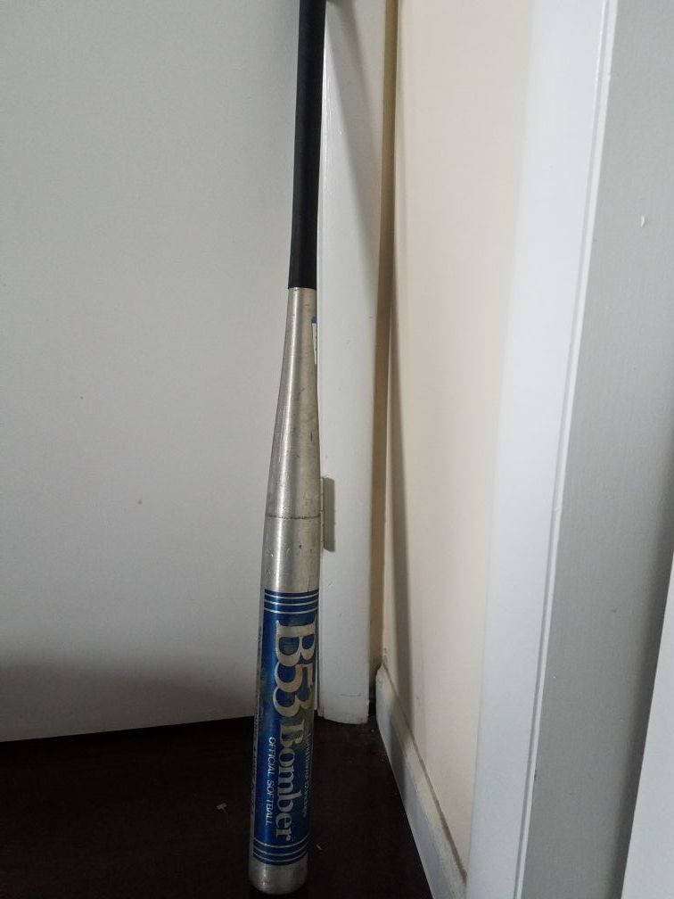 Slugger B53 bomber Softball Bat