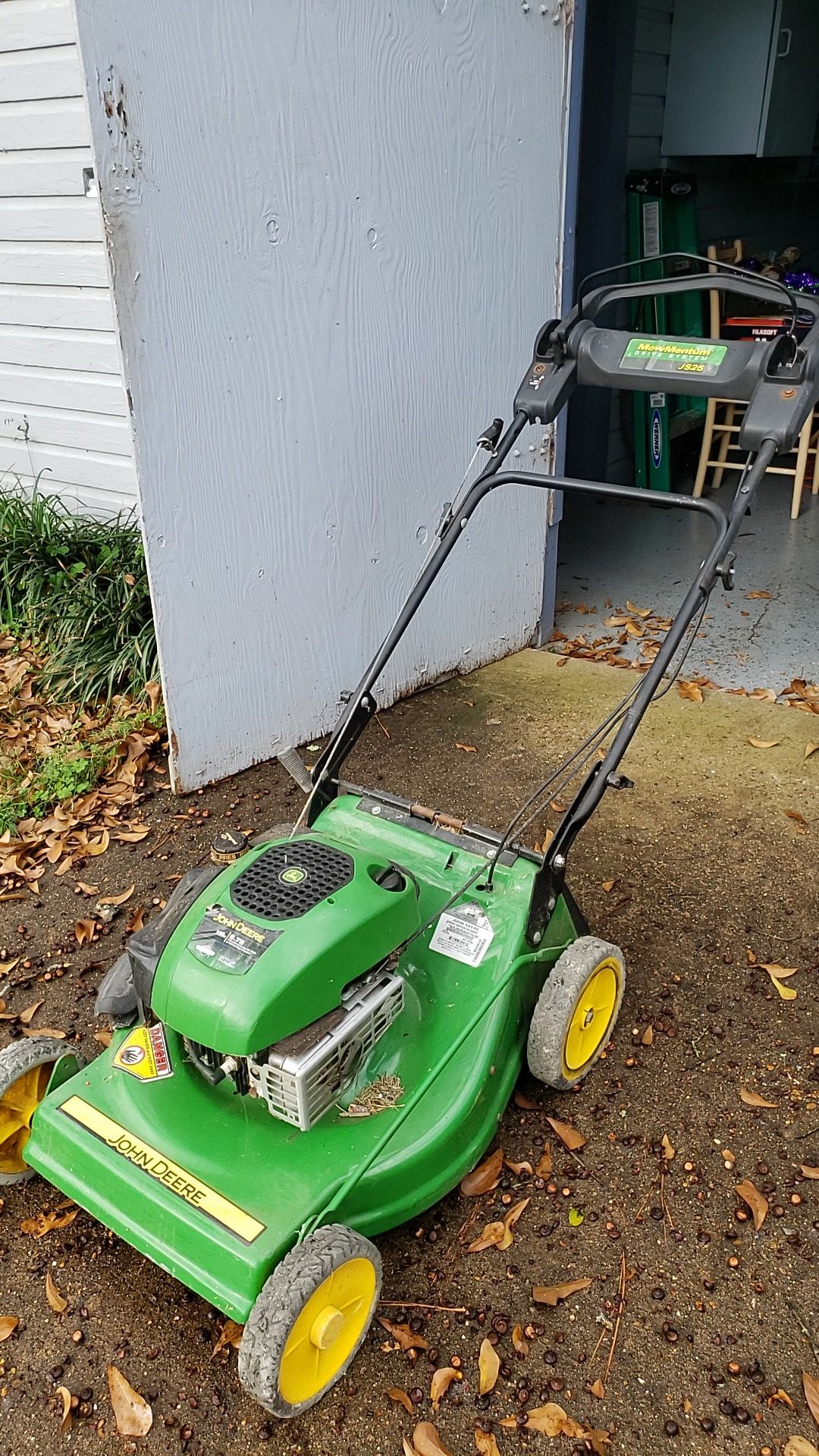 John Deere JS25 walk behind push mower