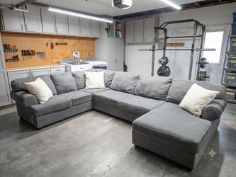 Delivery Available ! Gray Sectional Couch Sofa Chaise Foot Rest Ottoman Ashley Furniture U Shape