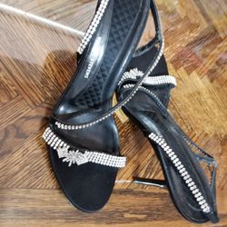 Size 9 Womans Shoes Very Good Condition 