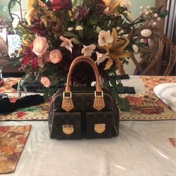 Authentic  Louis Vuitton Manhattan  Pm 