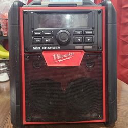 Milwaukee M18 Charger Radio