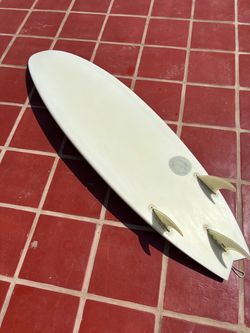 Ryan Lovelace 5’7 thruster VARIAL FOAM swallow tail