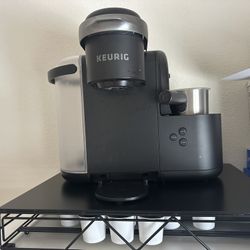 Keurig Coffee machine With capsules Drawer