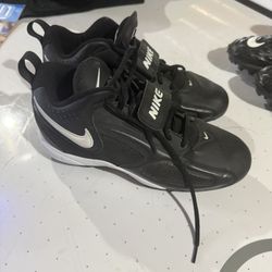 Men’s Football Cleats Size 10