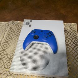 Xbox One S With Controller 