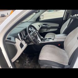 2011 Chevy Equinox  125,000 Milas 