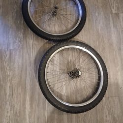 20 INCH STEEL RIMS REAR IS 3 SPEED /Rims Are Steel And Straight 