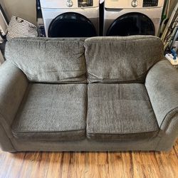Loveseat 