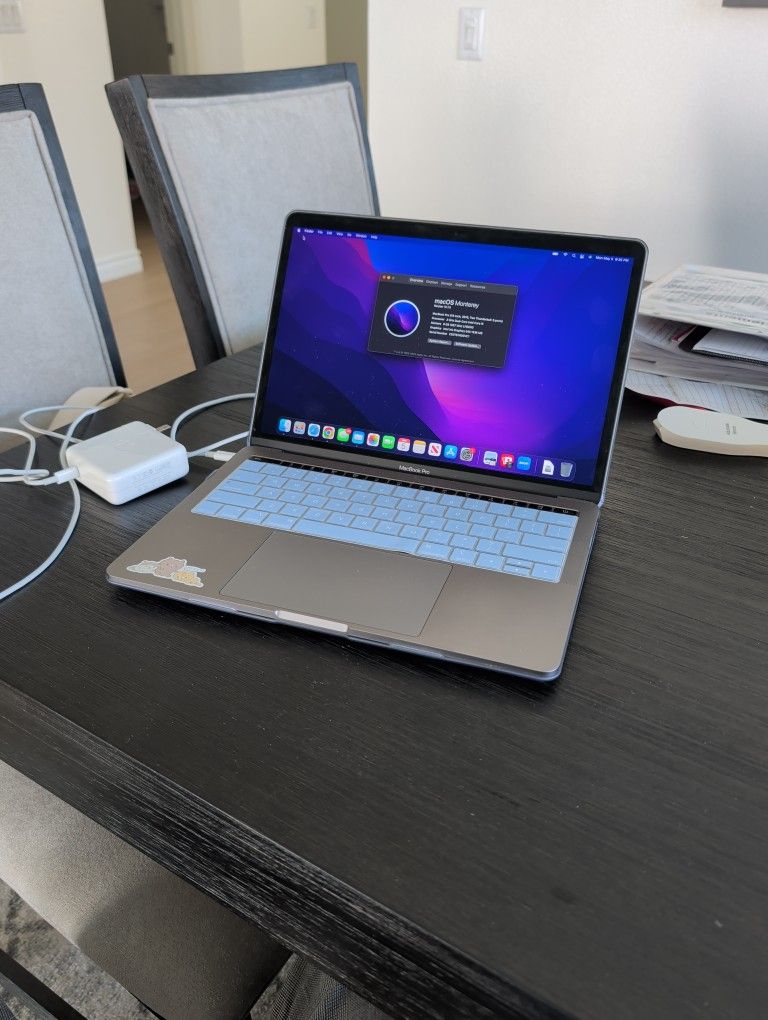 MacBook Pro 13" i5 256gb