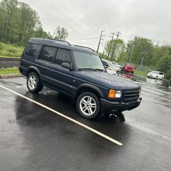 2002 Land Rover Discovery (Runs But Over Heats). 