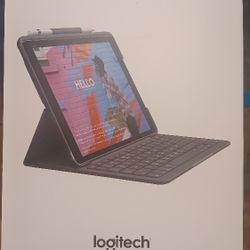 Logitech Slim Folio for iPad (7th 8th 9th Generation)