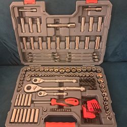 Crescent 142 Piece Professional Tool Set