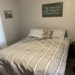 Queen Size Mattress Perfect Condition! 