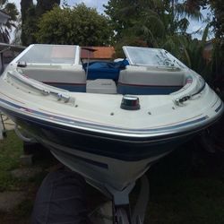 Bayliner Boat Great Condition Trailer Great Condition Only 1 Owner Straight 4 Great On Gas  3500 Or Trade 