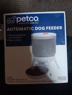 Automatic dog feeder