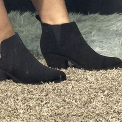 Size 6 Black Small Heels