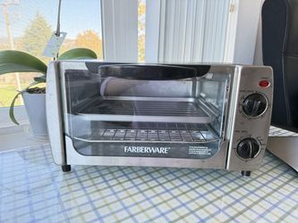 Farberware Toaster Oven 14x10x8”