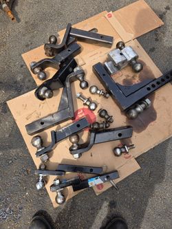 Trailer hitch Lot....trailer balls...https://offerup.com/redirect/?o=c29sZC5hcw== Lot