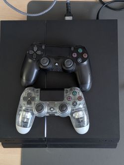 Sony PlayStation 4 (1TB) Bundle – Excellent Condition!