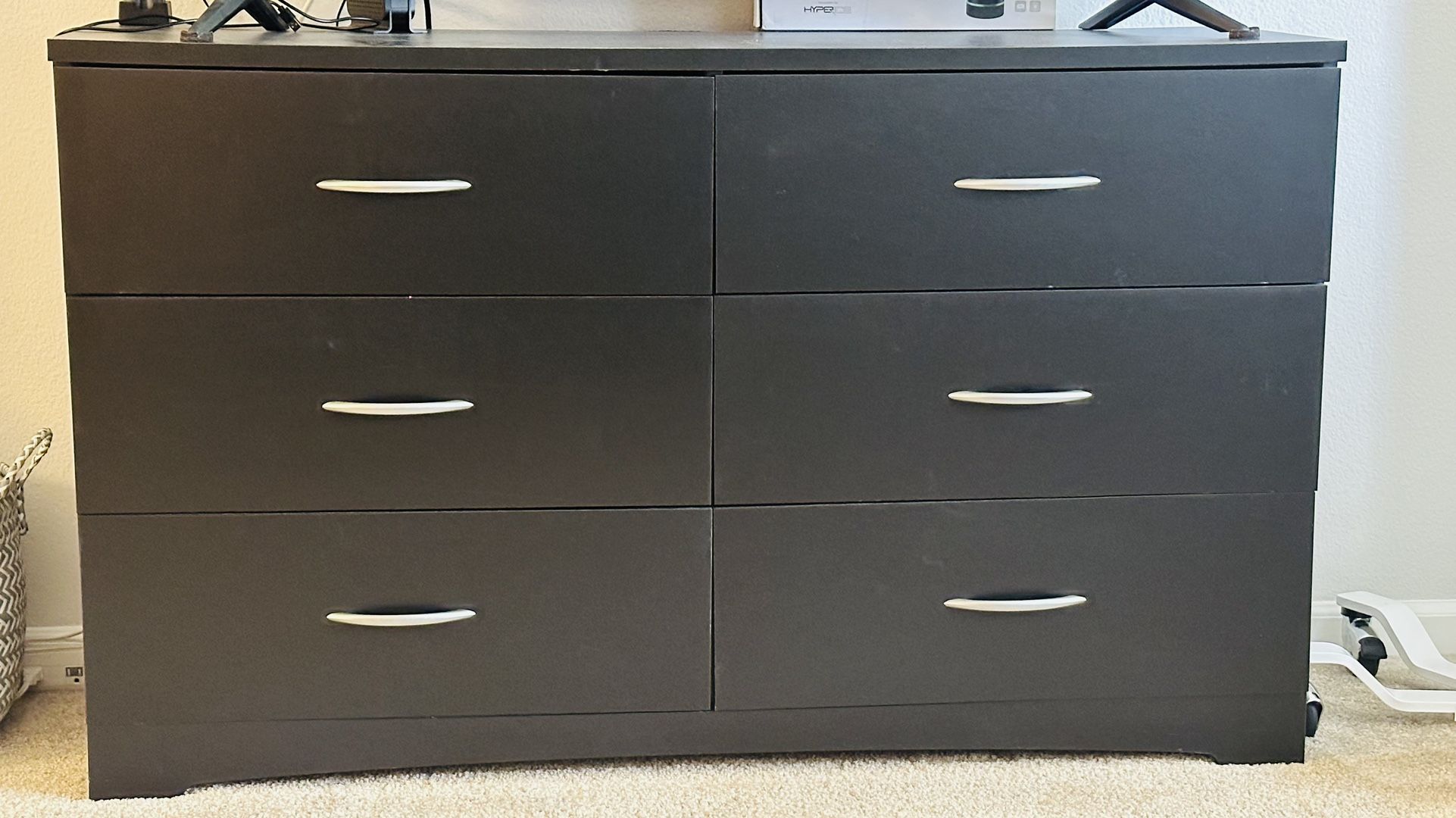 Dresser / 6 Drawers 