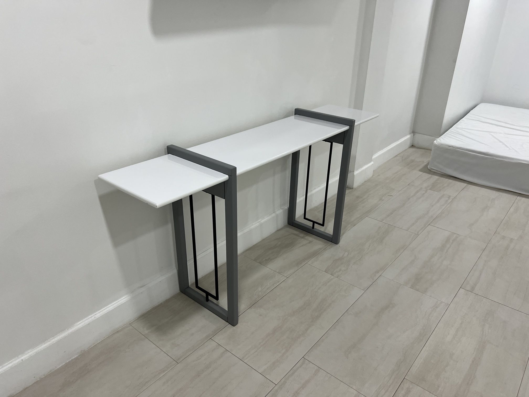 RIO Satin White Console Table – Like New
