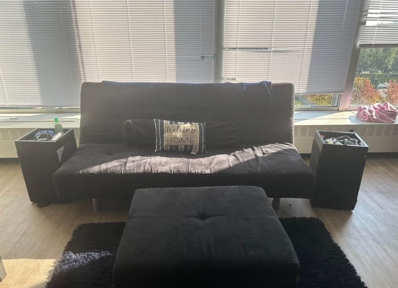 Futon With Stands And Ottomans