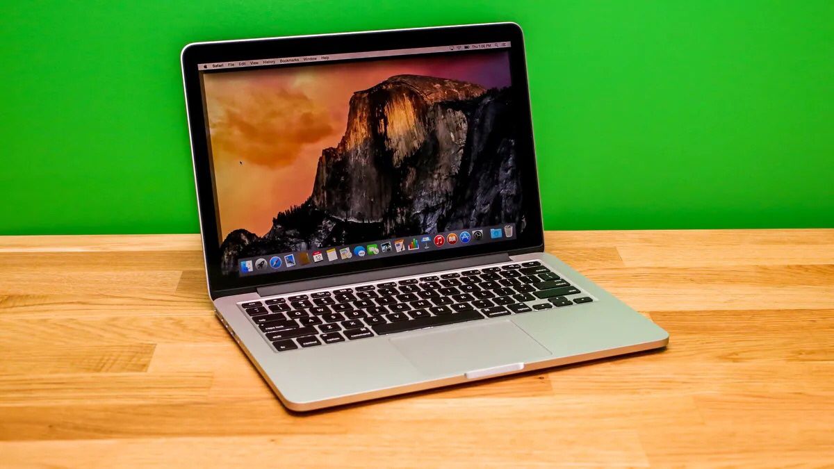 Apple Newer Style MacBook Pro w/13.3” w/(RETINA) 👁️ Display, Excellent For Video Editing, Photo Editing or Music Related)