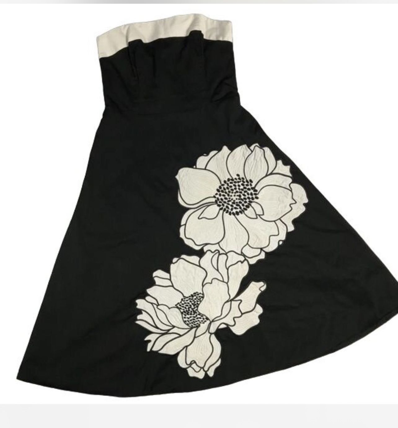 White House Black Marquet Dress Size 4