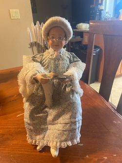 Porcelain dolls/ cigarette filter