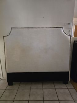 Queen size bed headboard in good condition PICK UP ONLY