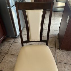 Dinner Table With 6 Chair Súper Great Condition 