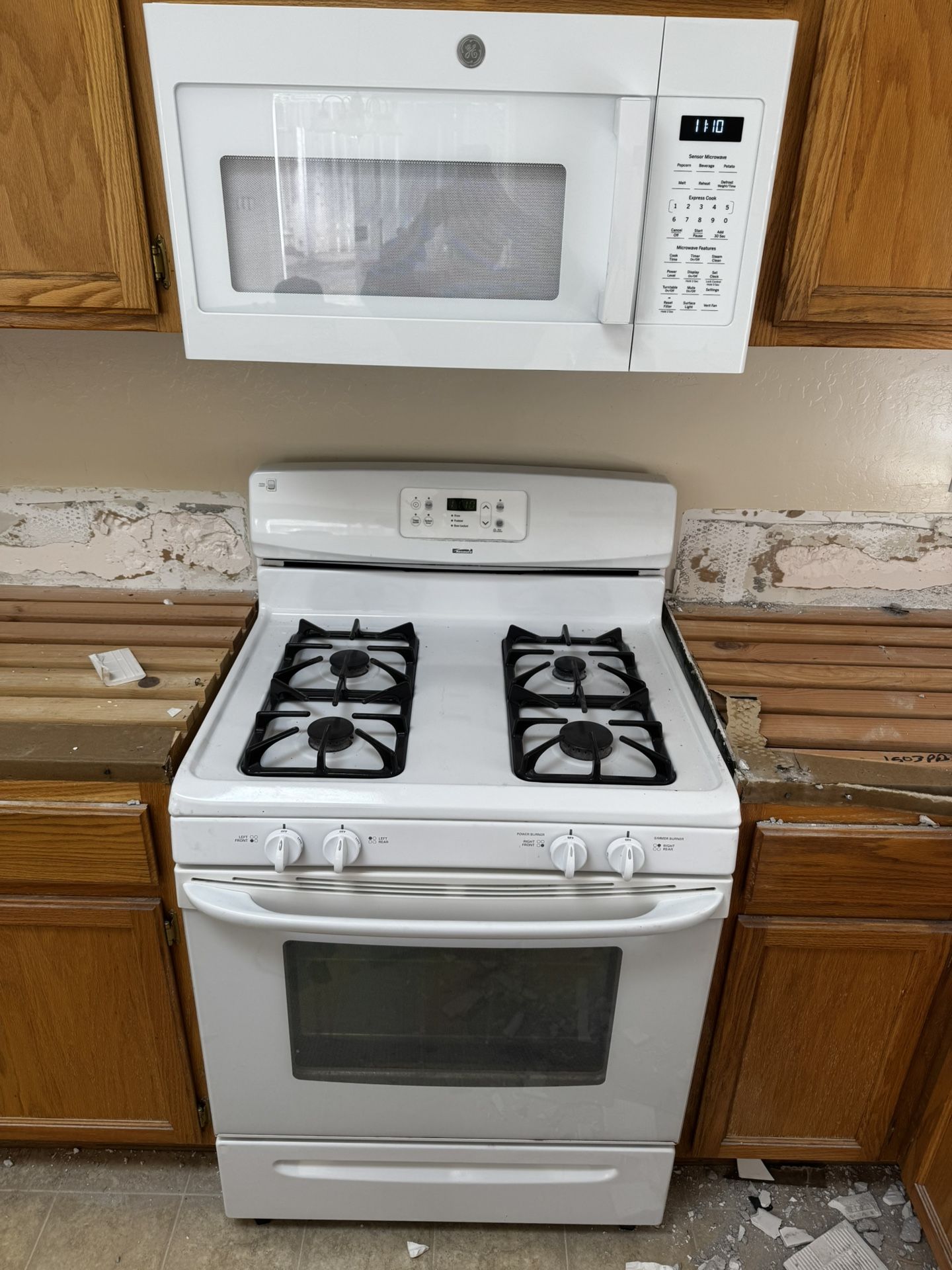 Kenmore gas stove and microwave