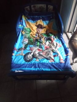 Kid's Toy Story Bed & Matching Comforter Set