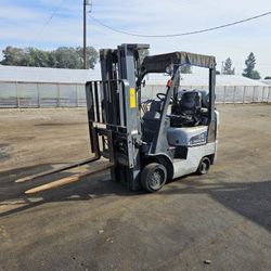 Nissan 35 Forklift 