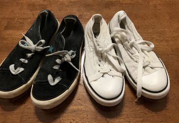 Converse girls size 1