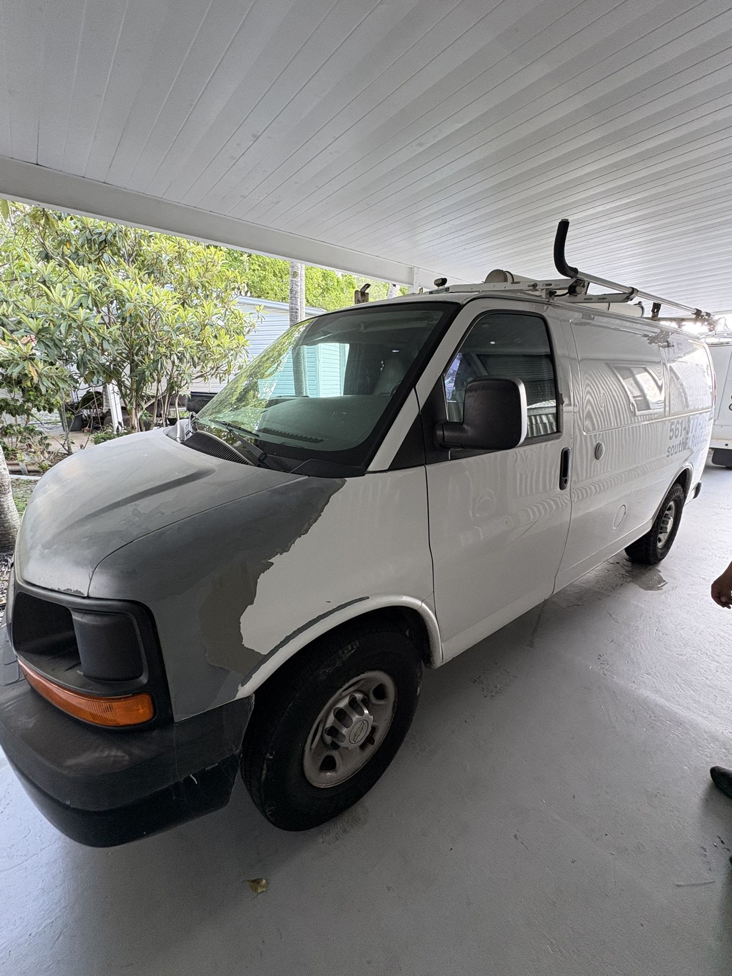 2500 Chevy Express Cargo Van
