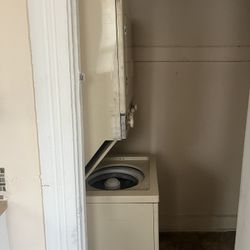 Stacked Washer/Dyer