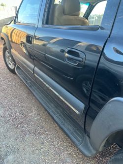 Suburban  front doors rear doors Yukon xl  Silverado Tahoe