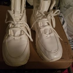 WILD FABLE HIGH TOP BOOTS WOMEN'S SIZE 6 WHITE