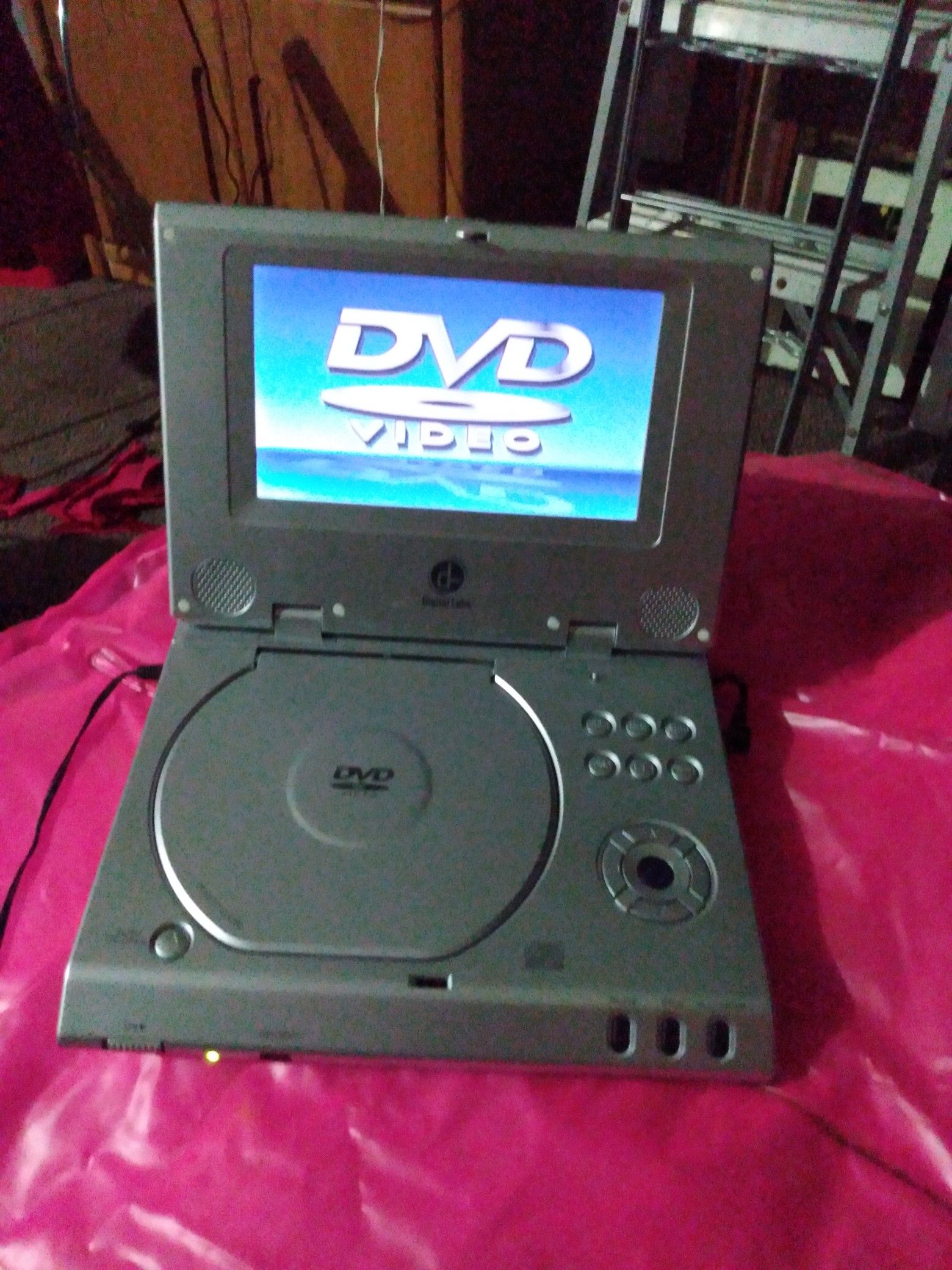 Dvd player, the volume is very low.