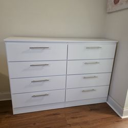 Dresser 8 Drawer