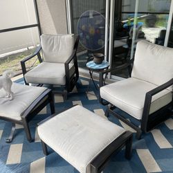 2 Patio Rocker With 2 Ottomans 